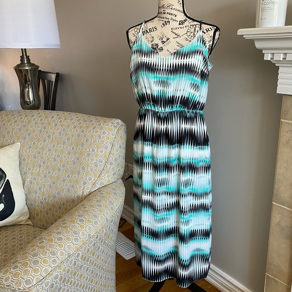 Vince Camuto Radio-Wave Dress (sz M)